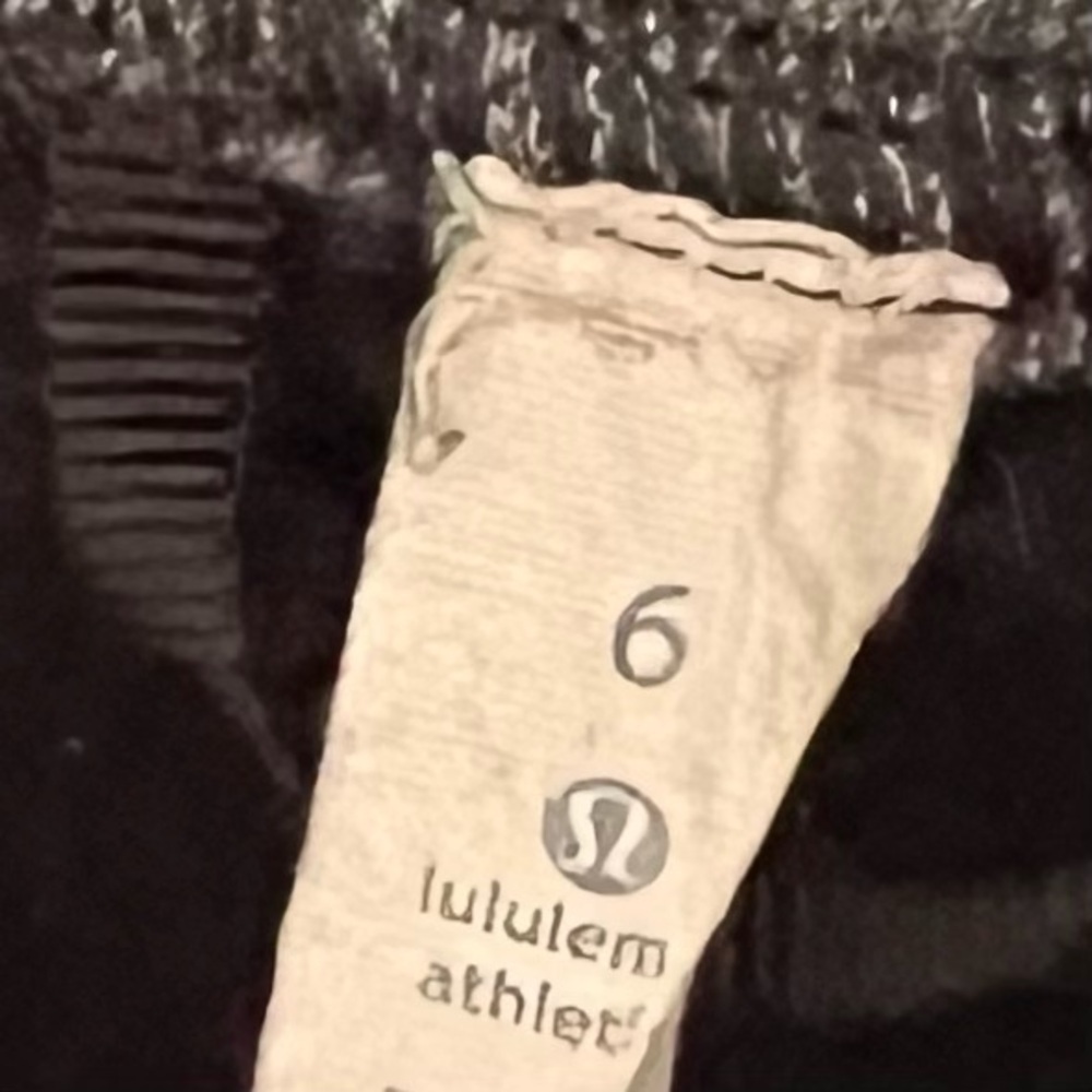 Lululemon Women's Gray Pullover 
Hooded Active Run Yoga Gym Sweatshirt 
Size 6 - Picture 6 of 6